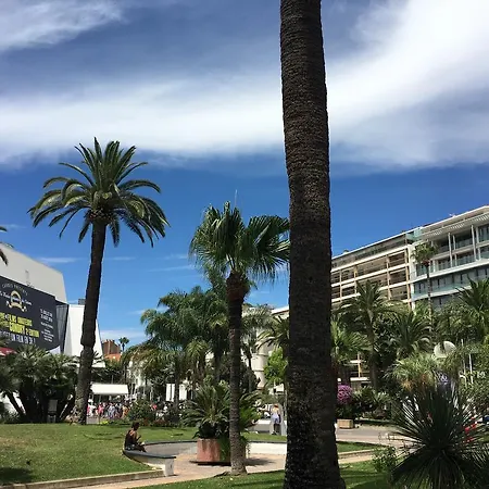 7 Croisette Apartment